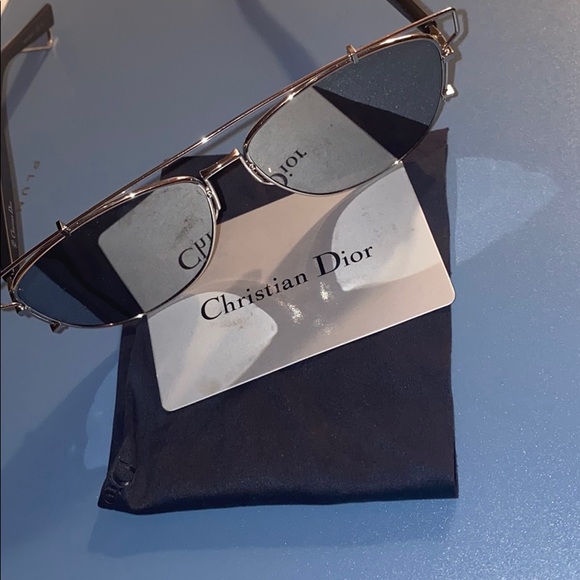 Authentic Christian Dior  technologic sunglasses - Picture 3 of 5